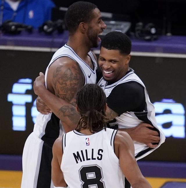 特征与稳定 特征与稳定